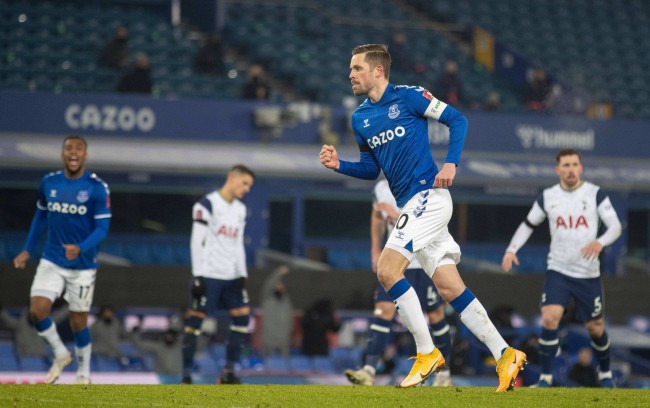 天皇杯战报：费尔南德斯、拉唐建功，大阪樱花2-0德岛漩涡.