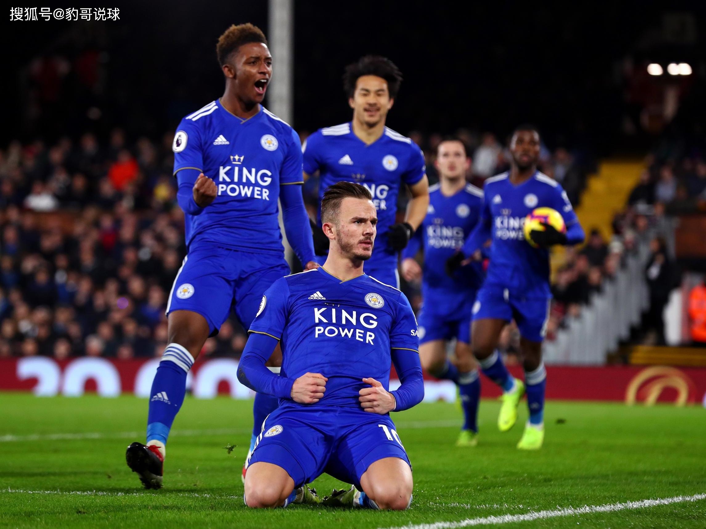 成龙带巴特勒体验木人桩，致敬《尖峰时刻》经典Pose.