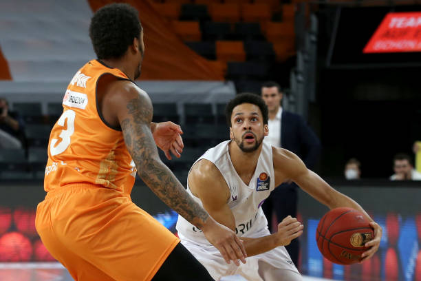 比赛中面临 比赛中面临