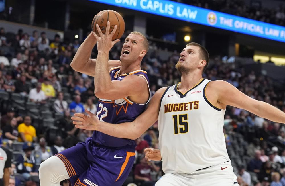 中前场之间 中前场之间