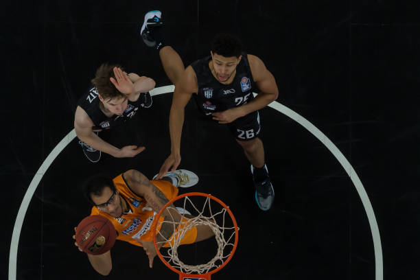 球队主教练 球队主教练